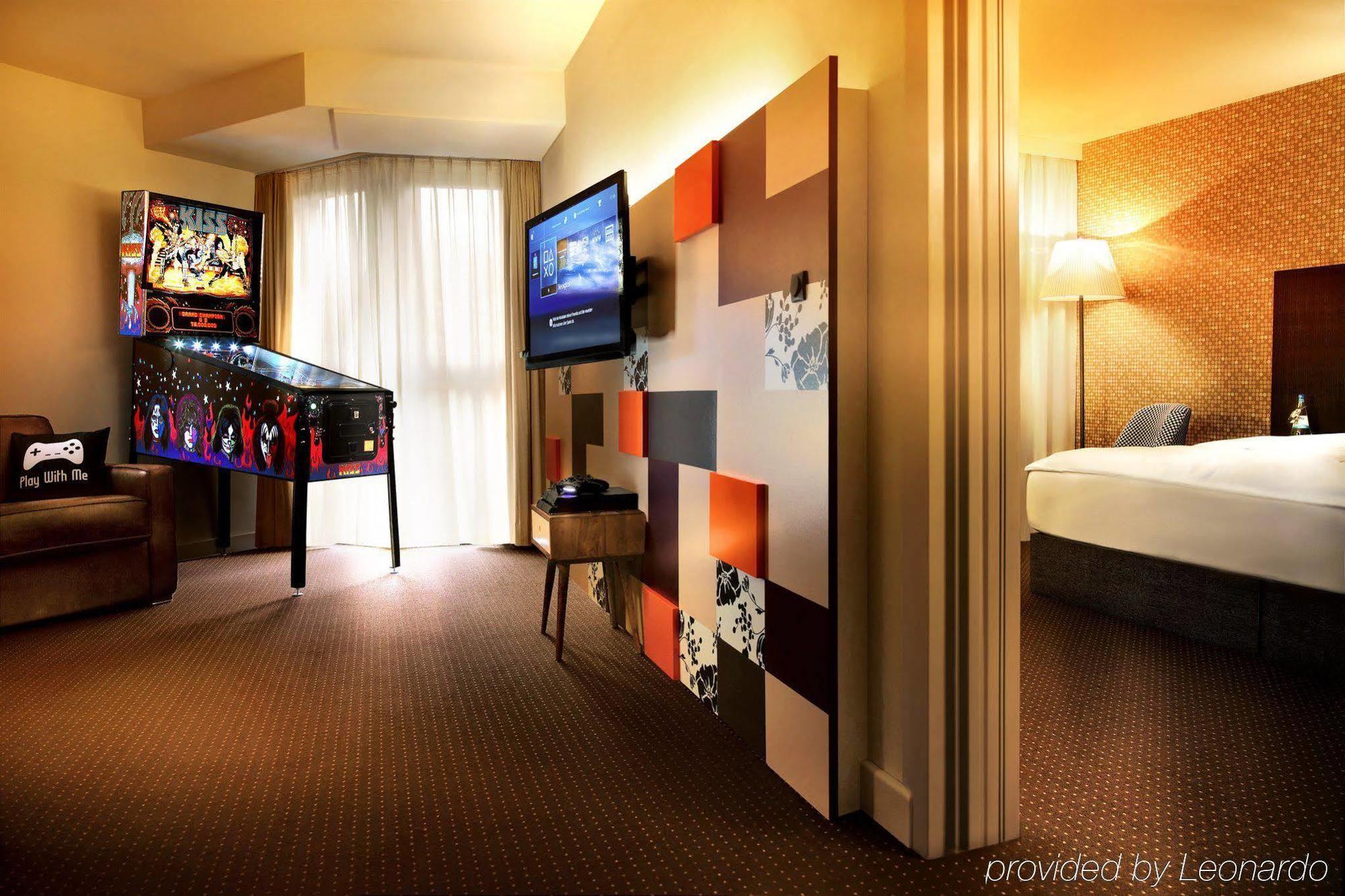 เพนตาโฮเต็ล เบอร์ลิน พอทส์ดัม Hotel เทลโทว์ ภายนอก รูปภาพ